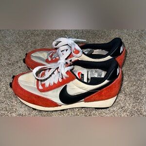 Nike Daybreak size 4 red white black suede Men’s